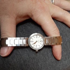 Gucci Women's Watch 1600 series